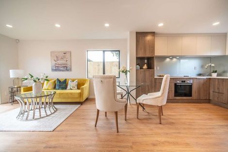 Photo of property in 2/34 Edmonton Road, Henderson, Auckland, 0612