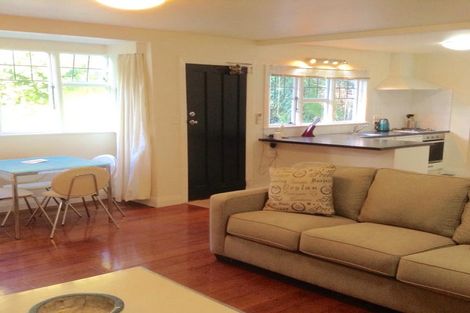 Photo of property in 2b Wilkinson Street, Oriental Bay, Wellington, 6011