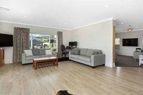 Photo of property in 35 Margaret Shields Avenue, Aotea, Porirua, 5024
