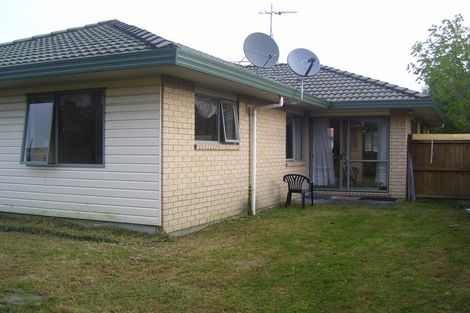 Photo of property in 2 Wheaton Place, Glen Eden, Auckland, 0602