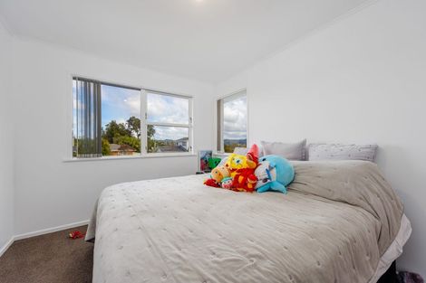 Photo of property in 9 Grimshaw Place, Henderson, Auckland, 0612