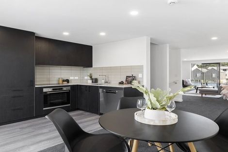 Photo of property in 33 John Street, Stokes Valley, Lower Hutt, 5019