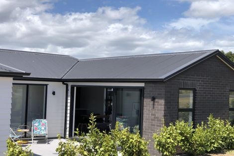 Photo of property in 53 Vinistra Road, Kumeu, 0810