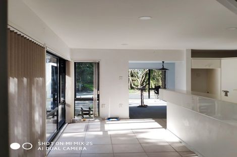 Photo of property in 10 Forsythe Place, Massey, Auckland, 0614