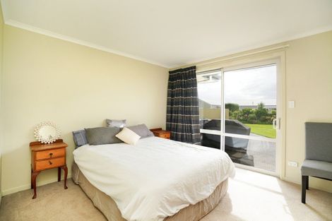 Photo of property in 3 Court Of Ascot, Seaward Bush, Invercargill, 9812