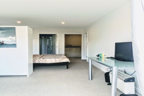 Photo of property in 30a Schnapper Rock Road, Schnapper Rock, Auckland, 0632