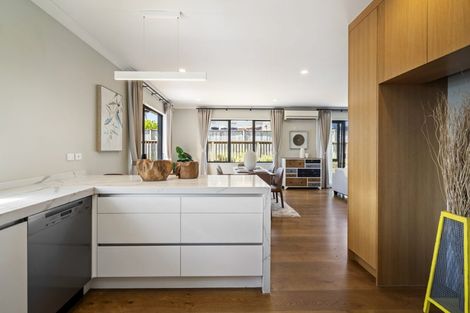 Photo of property in 17 Oak Bark Drive, Schnapper Rock, Auckland, 0632