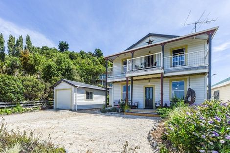 Photo of property in 30 Beach Road, Collingwood, 7073