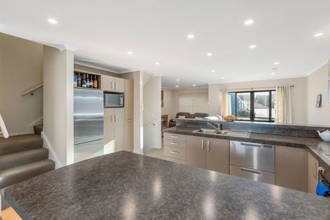 Photo of property in Te Kakariki Apartments, 3/8 Wellington Road, Paekakariki, 5034