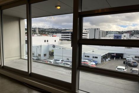 Photo of property in 4/25 Home Street, Mount Victoria, Wellington, 6011