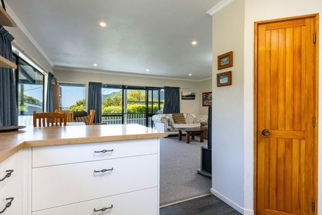 Photo of property in 11 Okiwi Crescent, Okiwi Bay, French Pass, 7193