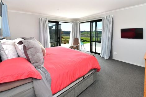 Photo of property in 137 Tuparekura Road, South Head, Helensville, 0874