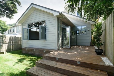 Photo of property in 12 Burnell Avenue, Thorndon, Wellington, 6011