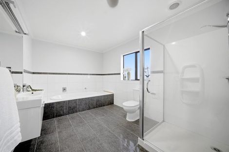 Photo of property in 16 Darion Drive, Flat Bush, Auckland, 2019