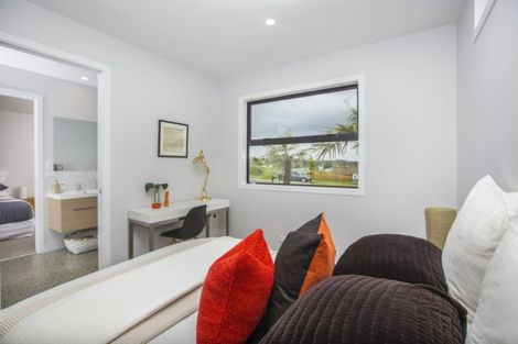 Photo of property in 18 Laly Haddon Place, Matakana, 0985