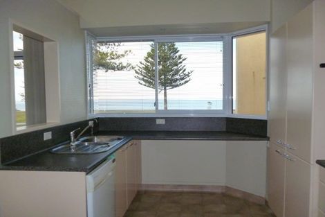 Photo of property in 427 Marine Parade, Napier South, Napier, 4110