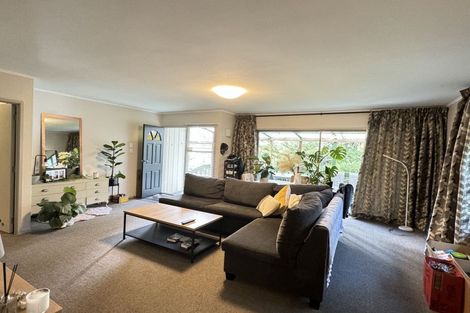 Photo of property in 1/19a Verran Road, Birkenhead, Auckland, 0626