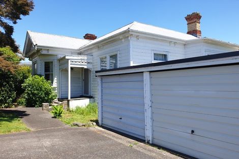Photo of property in 6 Bloomfield Place, Epsom, Auckland, 1023