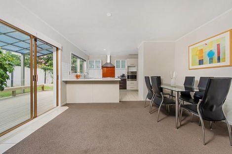 Photo of property in 25 Meadway, Sunnyhills, Auckland, 2010