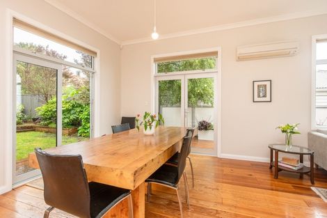 Photo of property in 42 Dorking Road, Brooklyn, Wellington, 6021