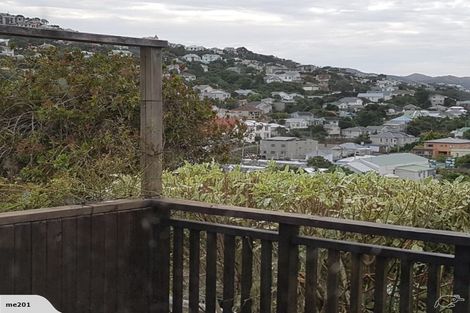 Photo of property in 17 Garfield Street, Brooklyn, Wellington, 6021