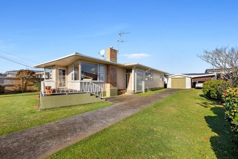 Photo of property in 5 Smith Road, Merrilands, New Plymouth, 4312
