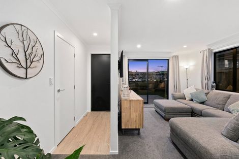 Photo of property in 28 Foley Grove, Pyes Pa, Tauranga, 3110