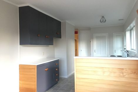 Photo of property in 25 Walnut Lane, Browns Bay, Auckland, 0630