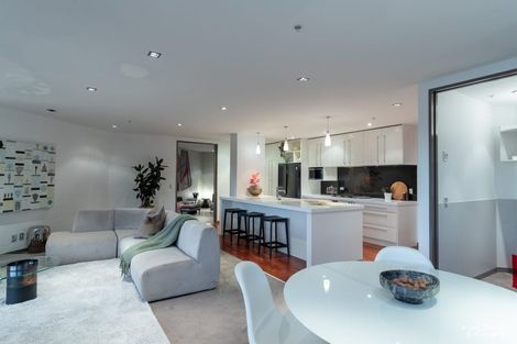 Photo of property in Alto Apartments, 3b/22 Telford Terrace, Oriental Bay, Wellington, 6011