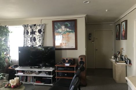 Photo of property in 1 Caen Road, Panmure, Auckland, 1072