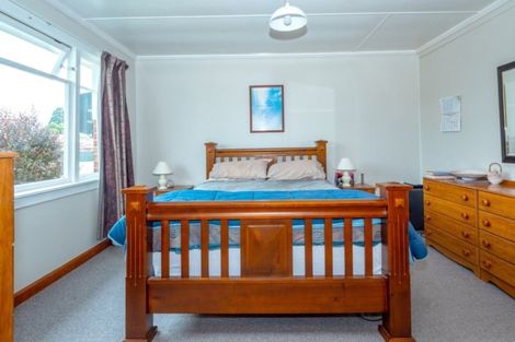 Photo of property in 1 Cameron Street, Waimate, 7924