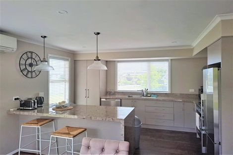 Photo of property in 16 Niger Street, Wanaka, 9305