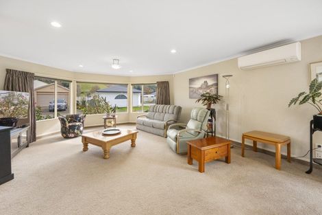 Photo of property in 2 Lowndes Place, Taradale, Napier, 4112