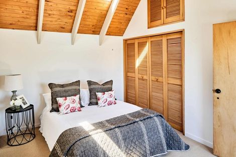 Photo of property in 21 Moana Road, Plimmerton, Porirua, 5026