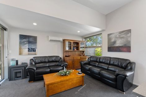 Photo of property in 3 Dunsford Close, Halswell, Christchurch, 8025