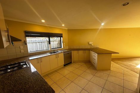 Photo of property in 14 Shankill Place, East Tamaki, Auckland, 2013