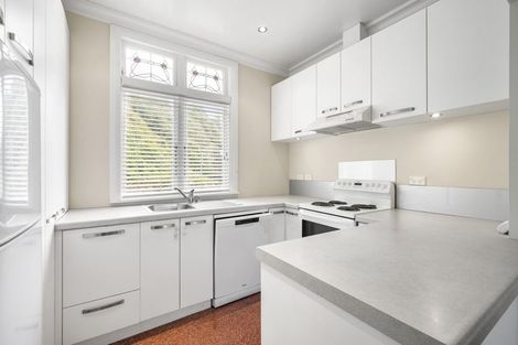 Photo of property in 518 Evans Bay Parade, Hataitai, Wellington, 6021