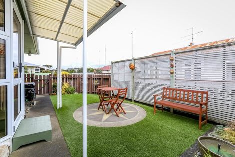 Photo of property in 19 Roy Terrace, Moturoa, New Plymouth, 4310