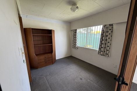 Photo of property in 190 Universal Drive, Henderson, Auckland, 0610