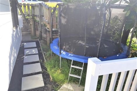 Photo of property in 16 Noeleen Street, Glenfield, Auckland, 0629