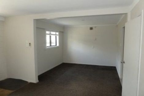 Photo of property in 81 Hobsonville Road, West Harbour, Auckland, 0618