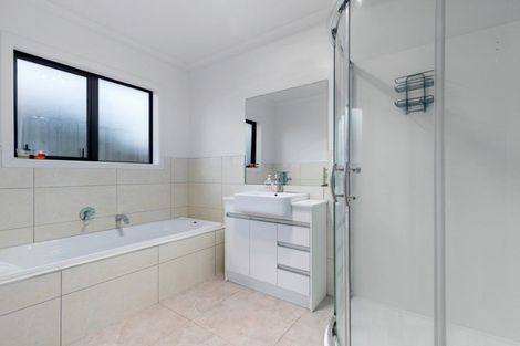 Photo of property in 214 Saint James Drive, Huntington, Hamilton, 3210