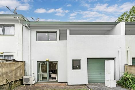 Photo of property in 12 Vitex Lane, Henderson, Auckland, 0612