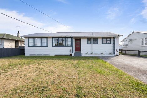 Photo of property in 13 Collins Crescent, Feilding, 4702