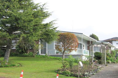 Photo of property in 13 Fairway Avenue, Red Beach, 0932