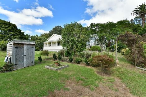 Photo of property in 2059 State Highway 16, Helensville, 0875