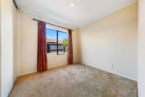 Photo of property in 1 Waylen Place, Burswood, Auckland, 2013