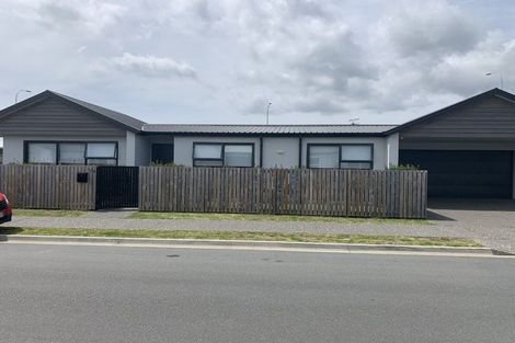 Photo of property in 76 Franks Way, Papamoa Beach, Papamoa, 3118