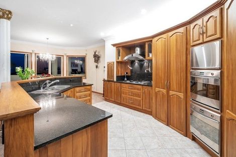 Photo of property in 18 Stevenson Way, Cockle Bay, Auckland, 2014