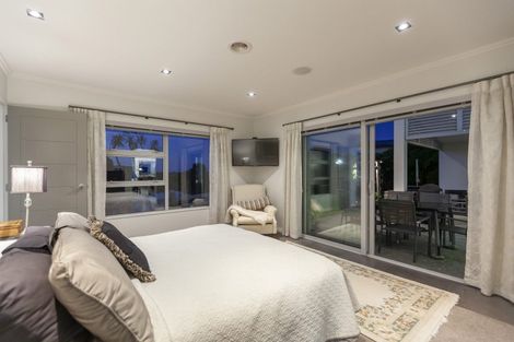 Photo of property in 5 Hana Udy Place, Paraparaumu Beach, Paraparaumu, 5032